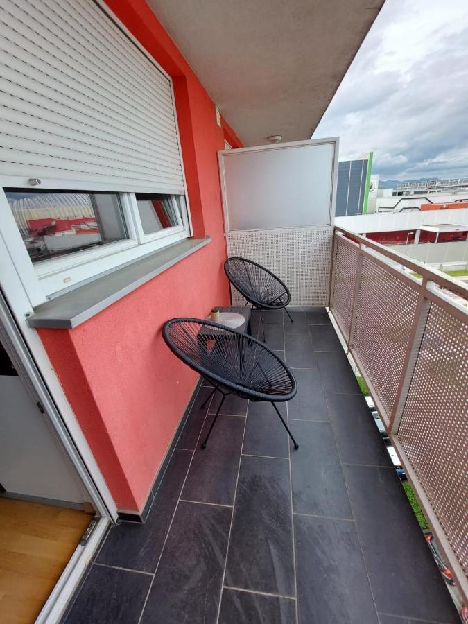 Apartma Apartment City *